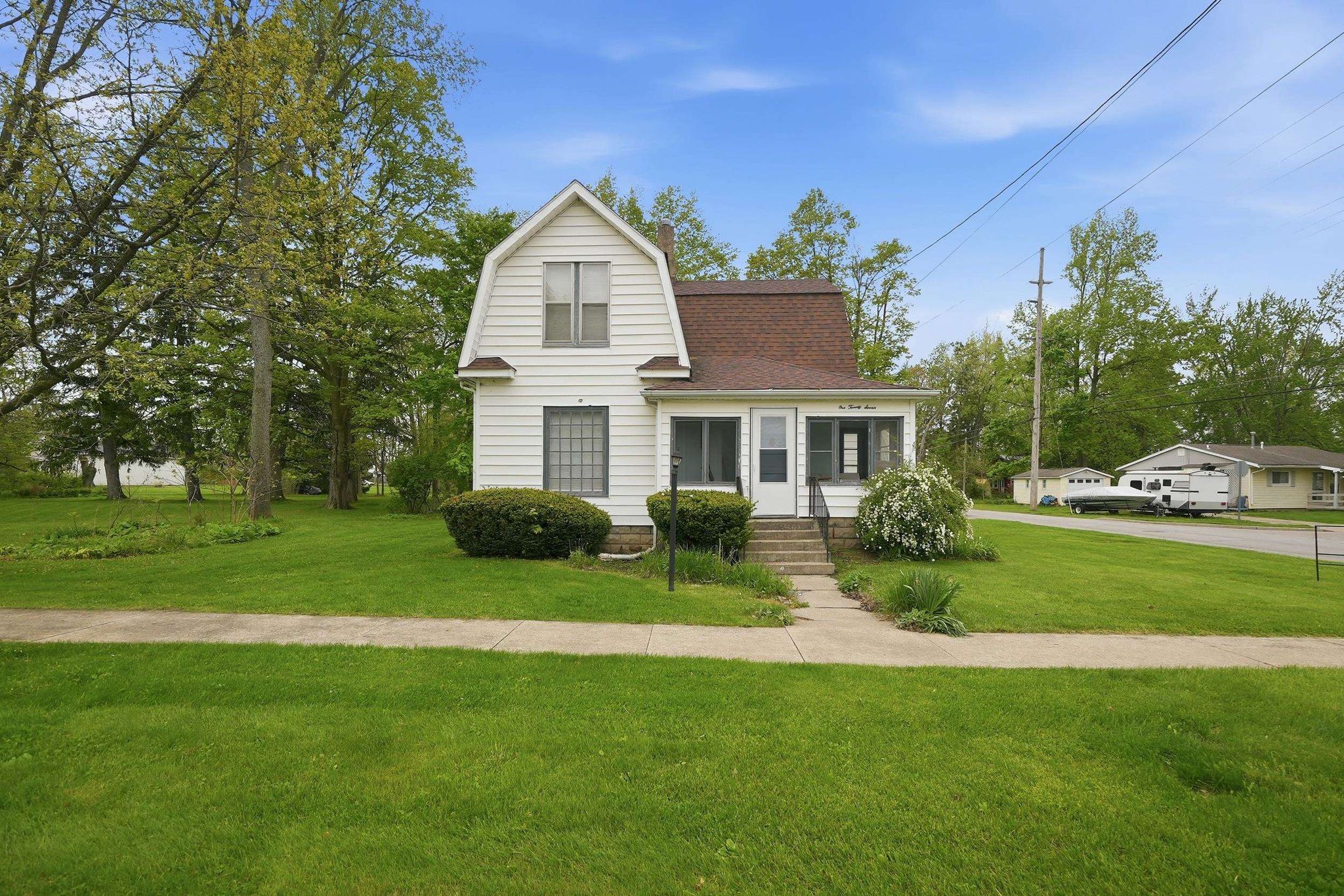 Image of 127 N Kinney