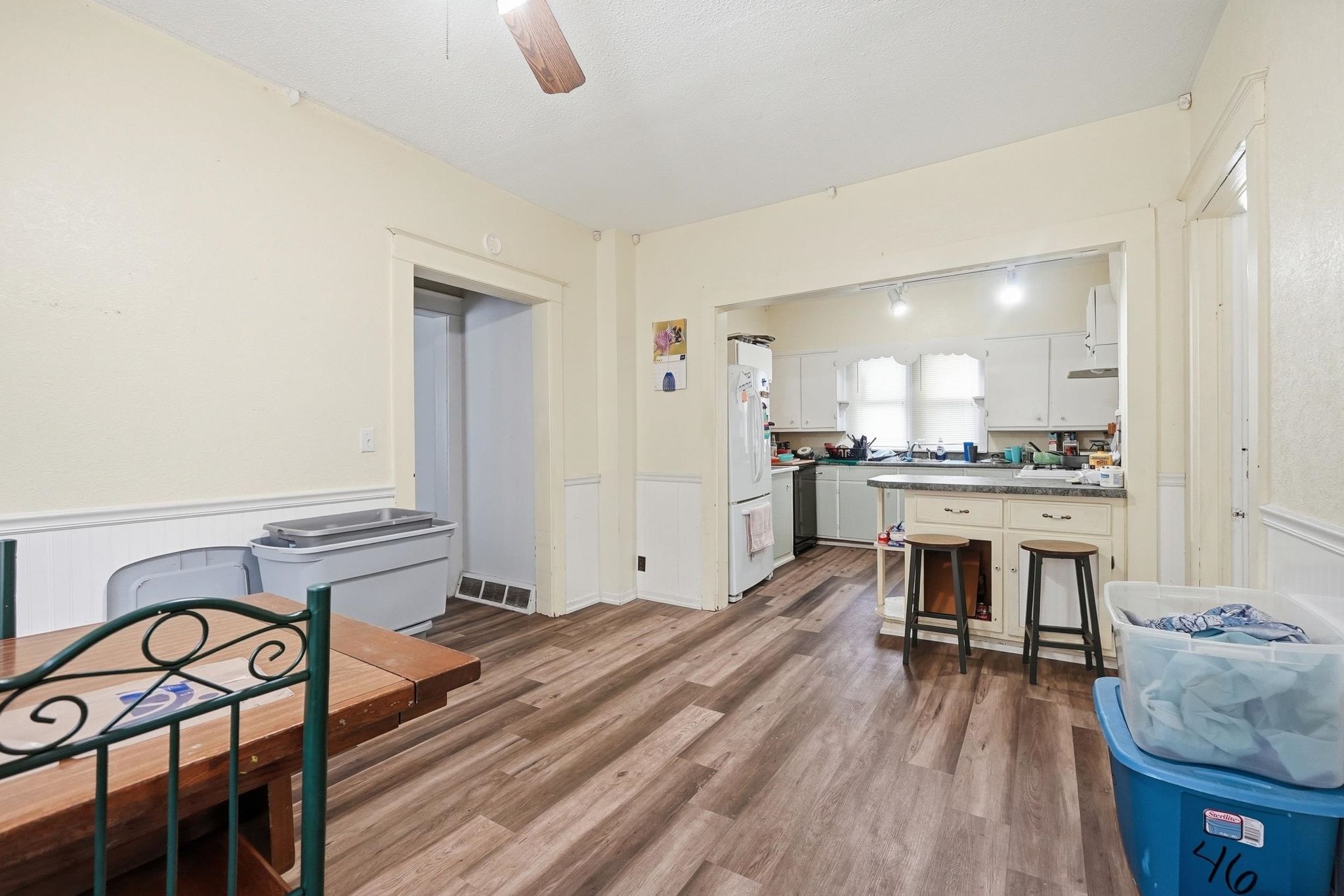 Image of 127 N Kinney