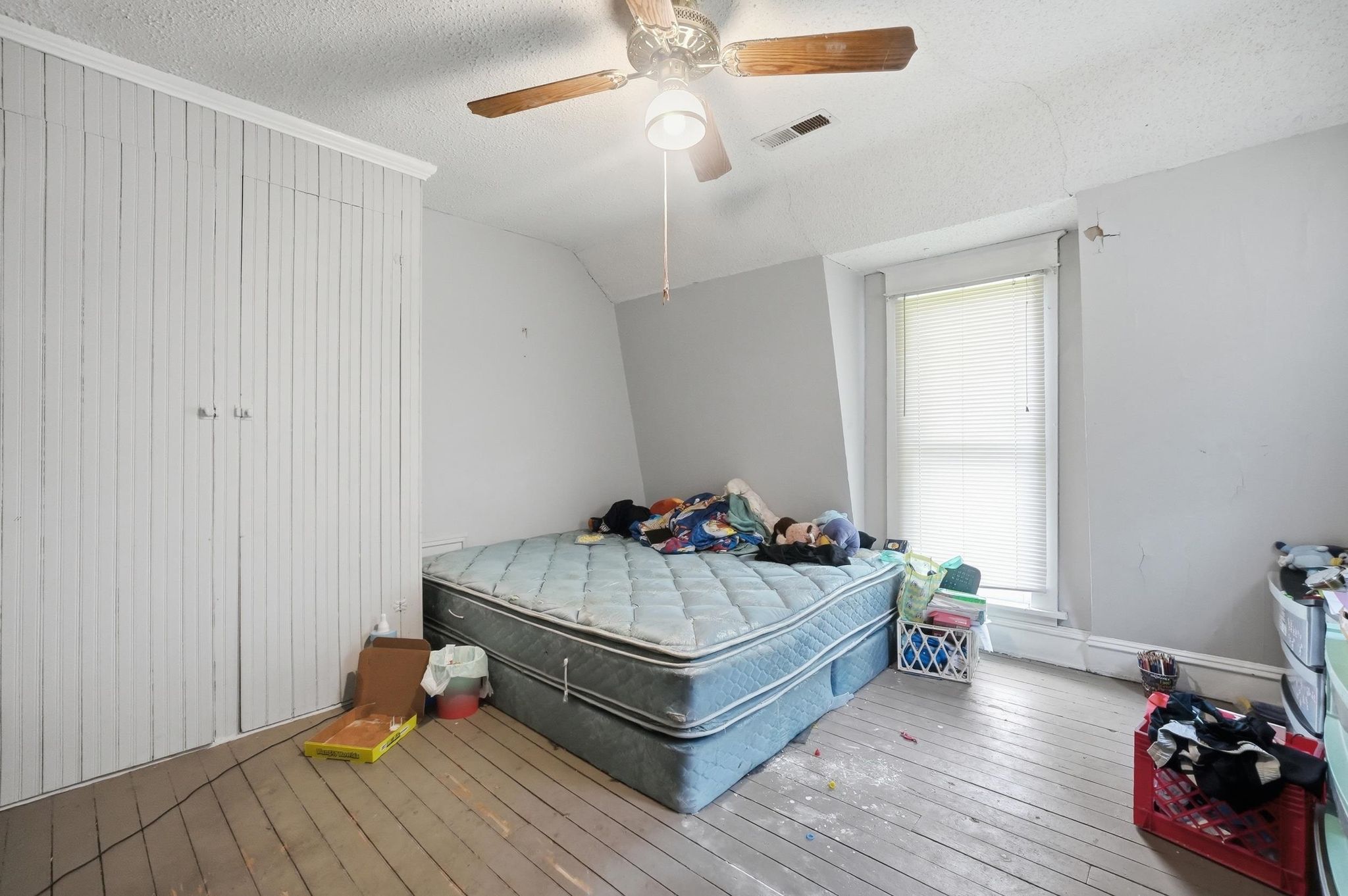 Image of 127 N Kinney