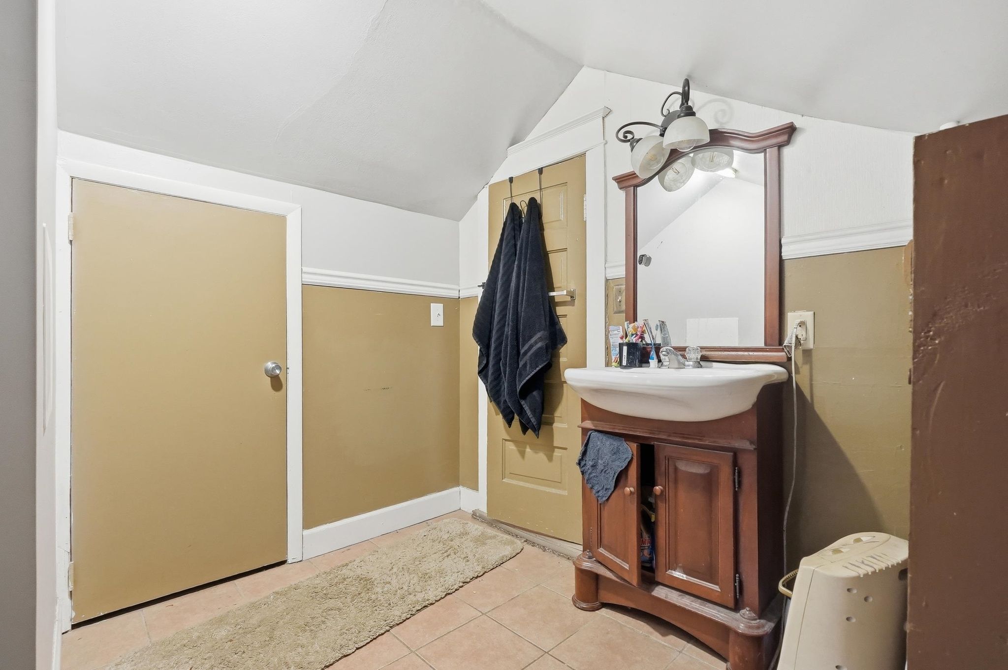 Image of 127 N Kinney